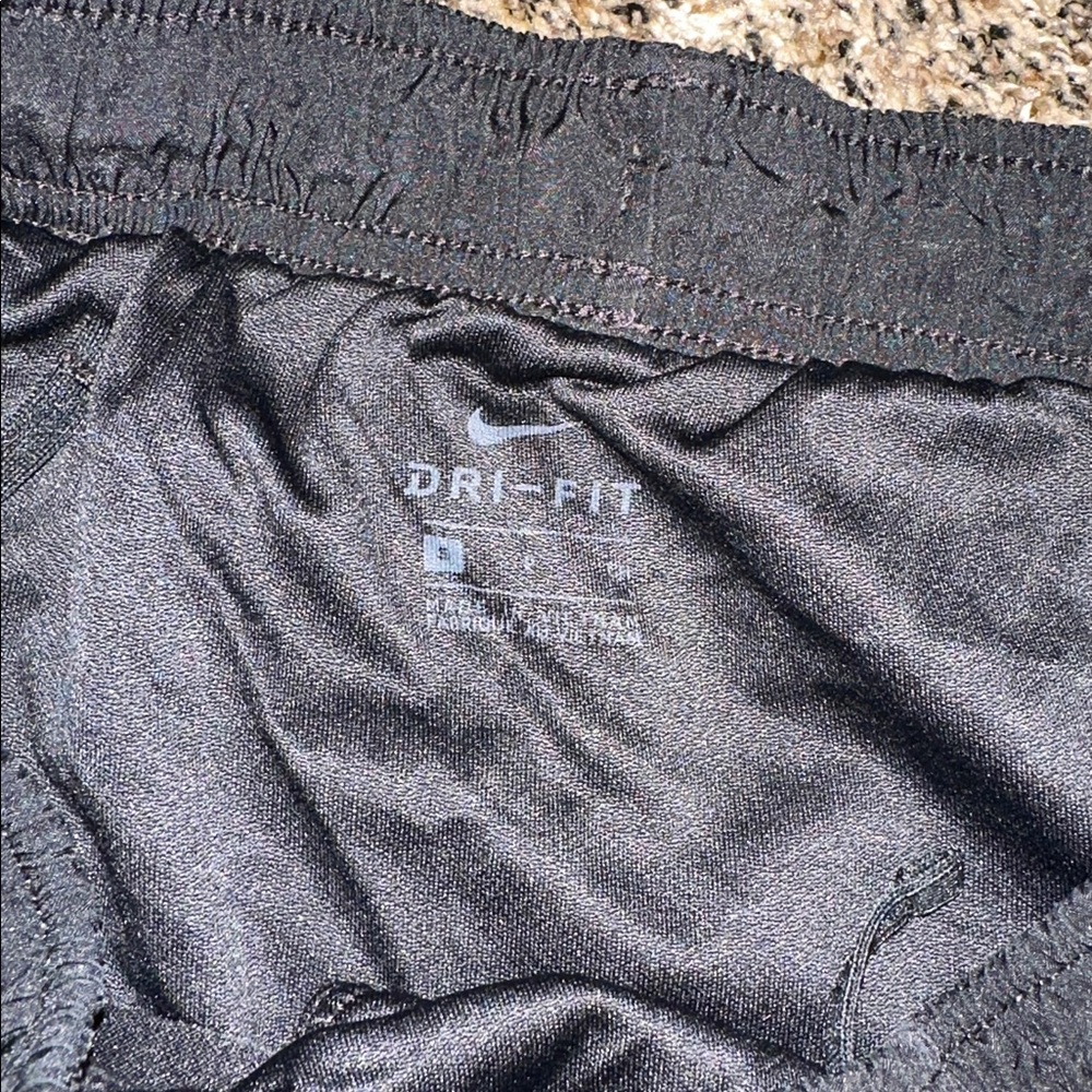 Nike Dri-FIT Black Shorts - Picture 2 of 3